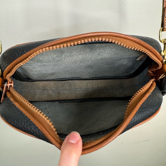 Dooney & Bourke ultra rare Air Force blue pebbled leather large SCOTTISH KILTY - Picture 9 of 14